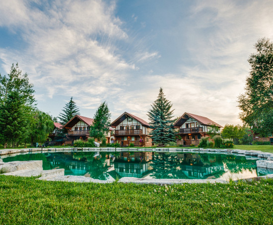 Montana-wedding-venue-with-lodging-550x453
